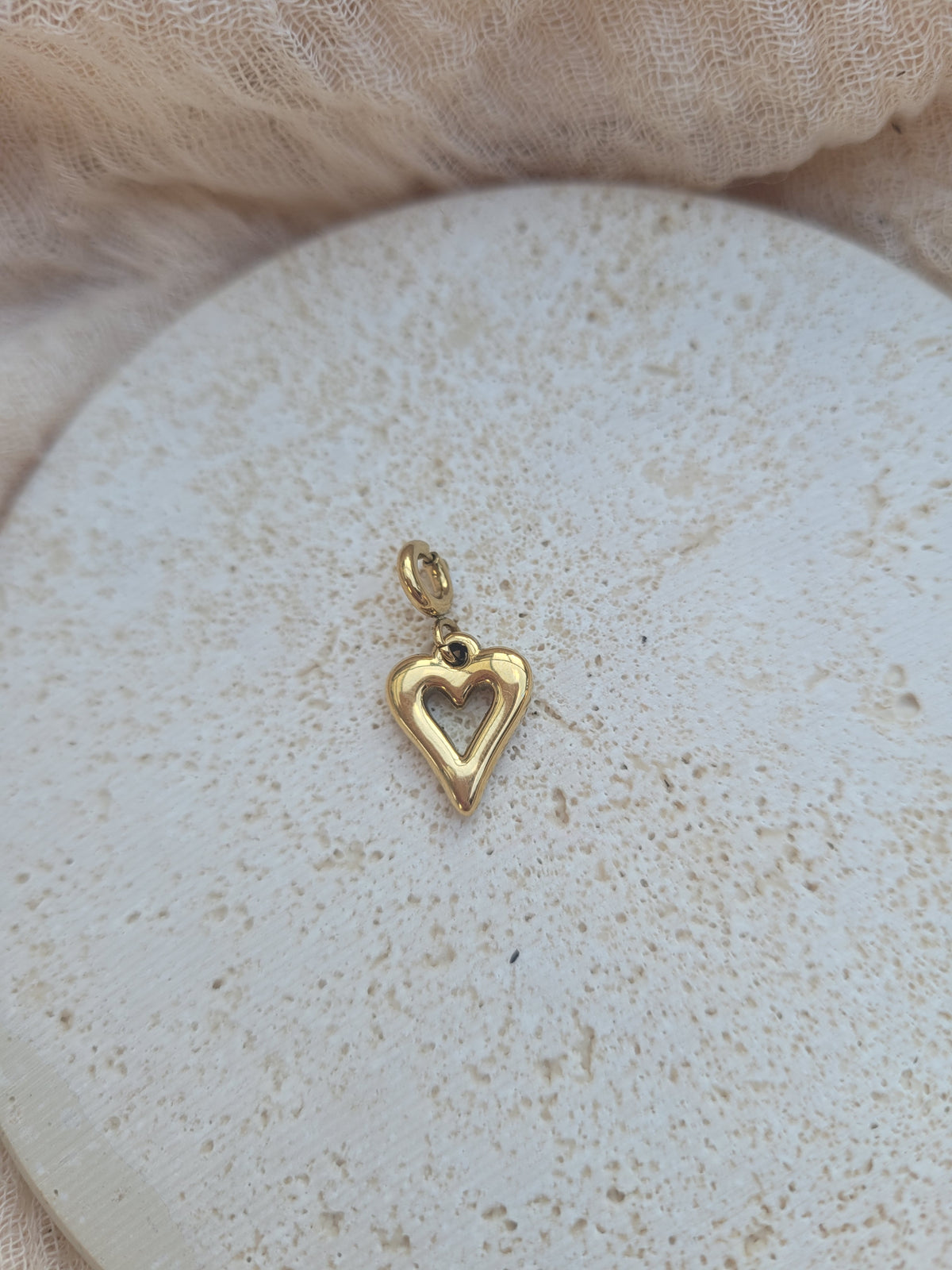 Charm • Fine Heart | Gold